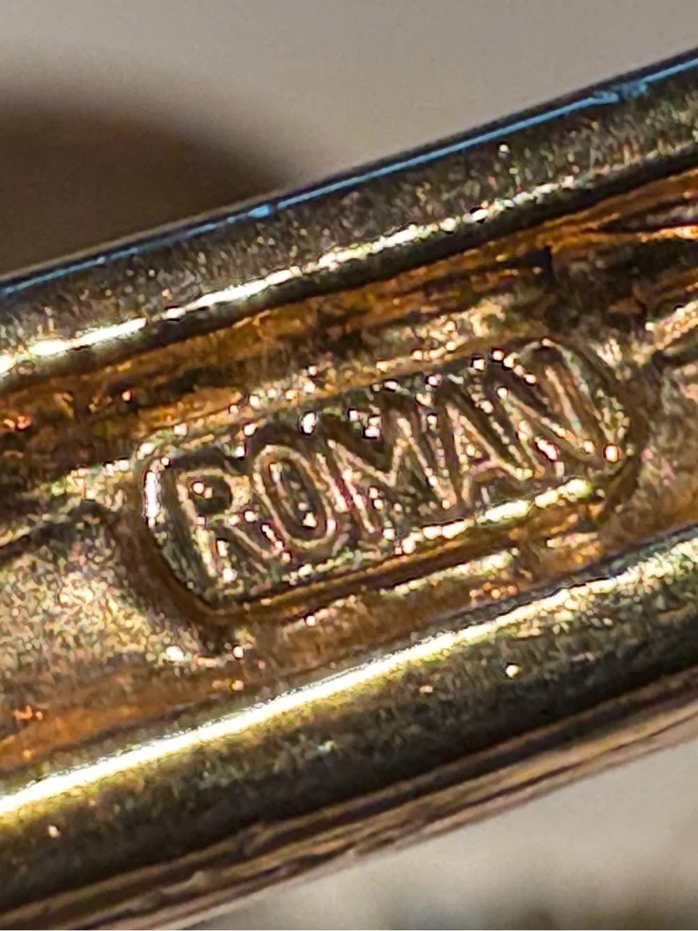 Vintage Roman Gold Crystal Rhinestone Hinged Bangle Bracelet 2 3/8” Gorgeous